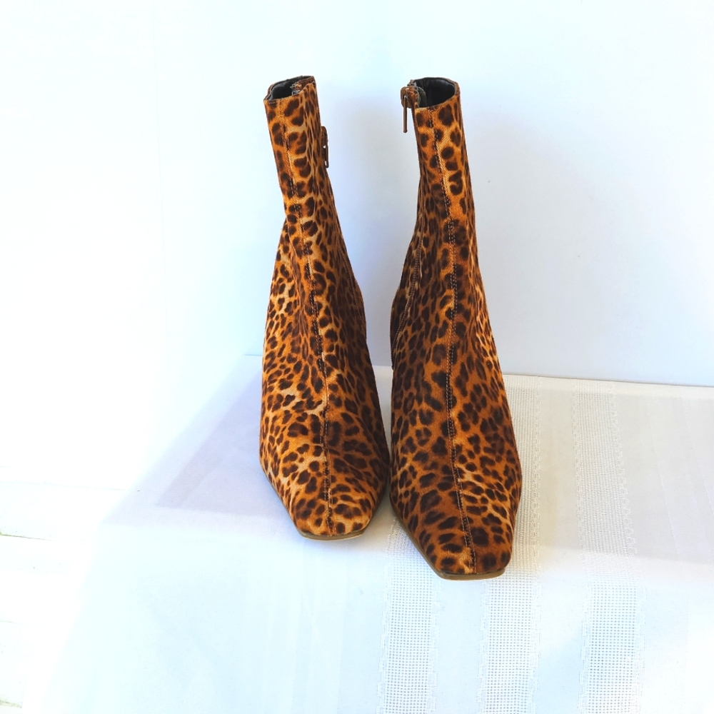 VINTAGE LEOPARD PRINT ANKLE BOOT SIZE 9M